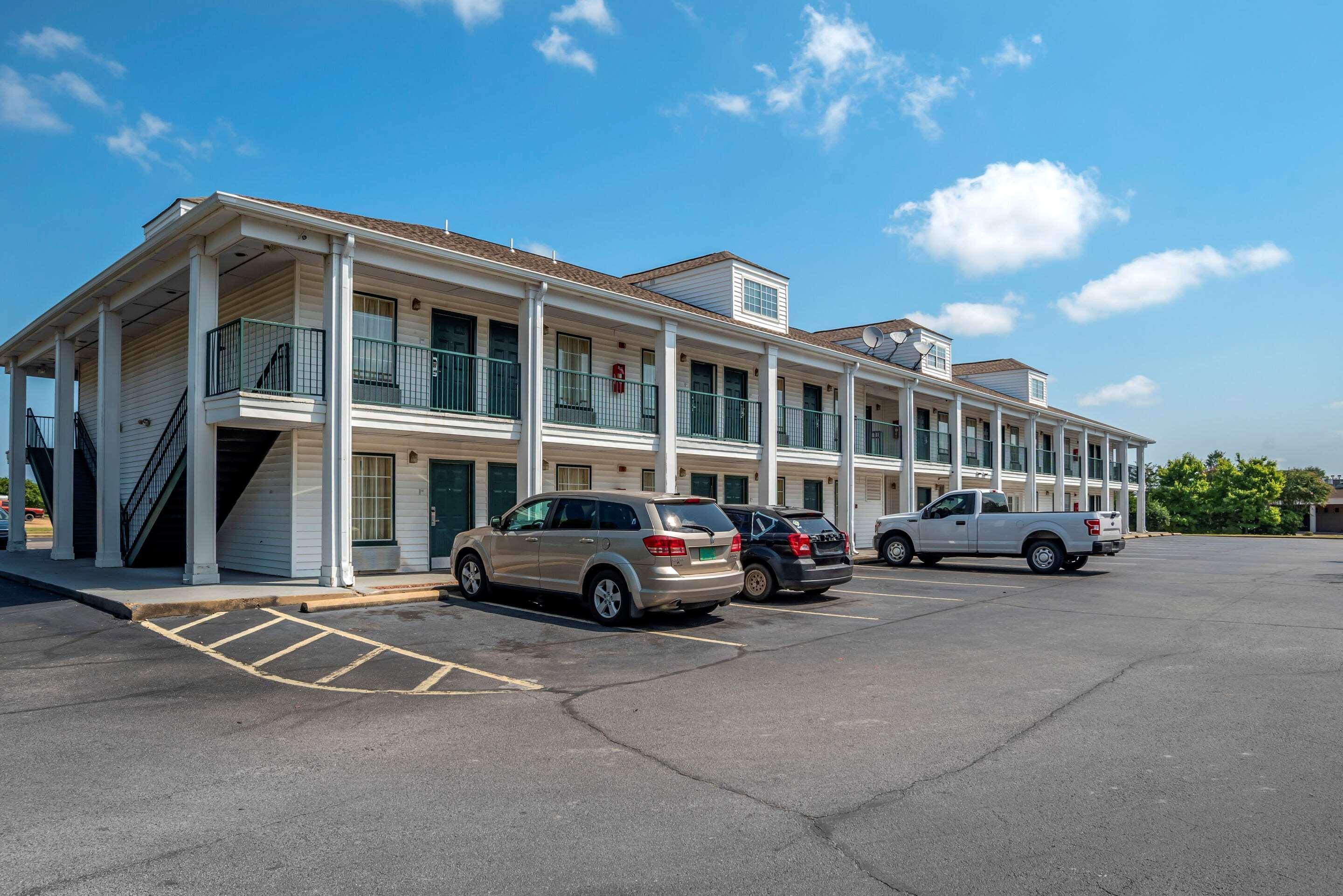 Econo Lodge Tupelo Esterno foto