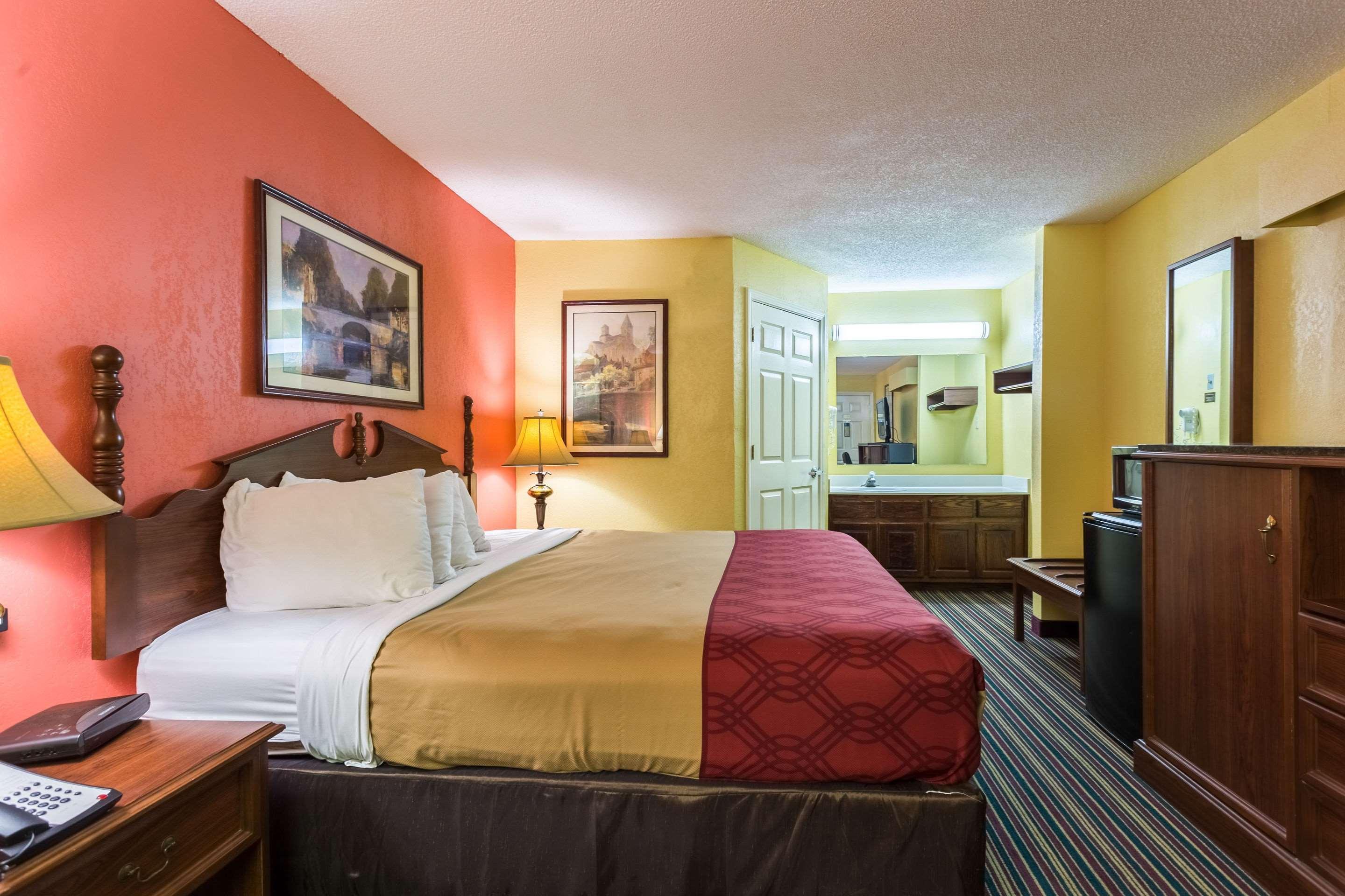 Econo Lodge Tupelo Esterno foto