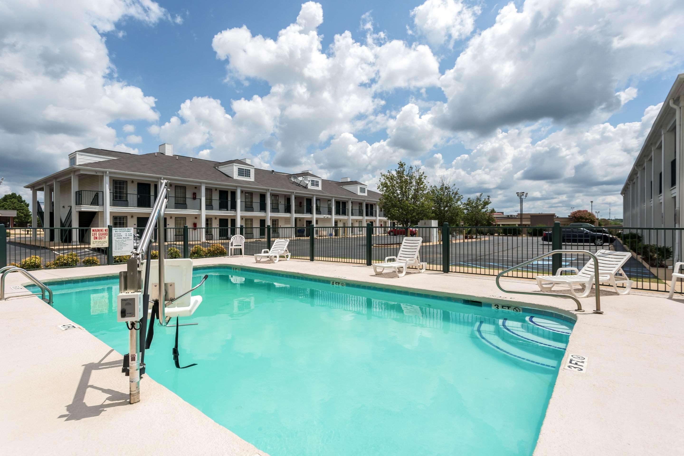 Econo Lodge Tupelo Esterno foto